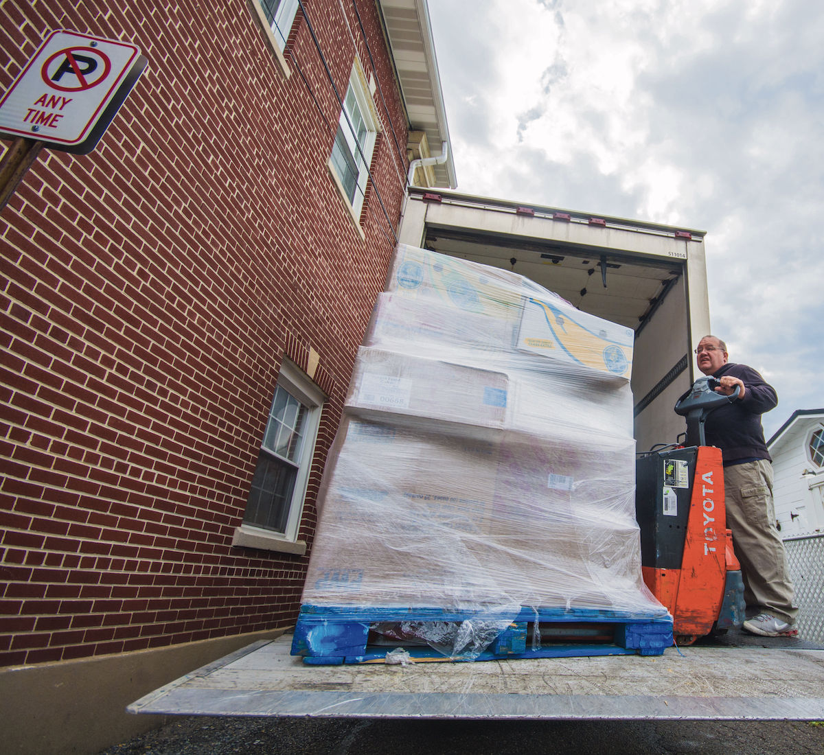 Giveaway helps families fill pantries